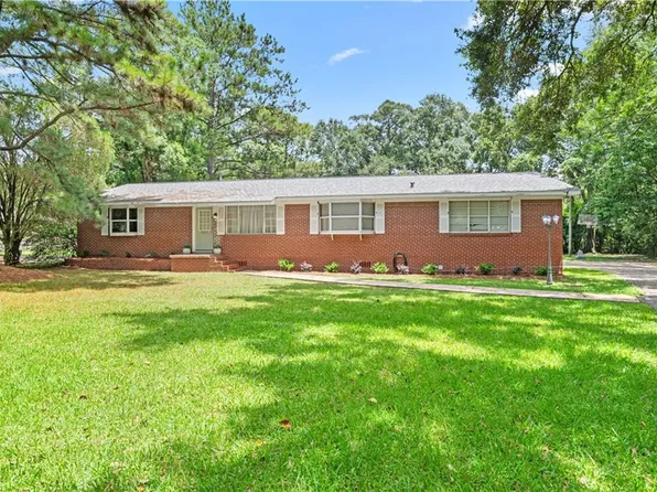 5227 Santos Dr E, Mobile, AL 36619