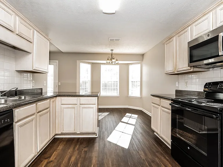3227 Cinch Ct — Photo 9