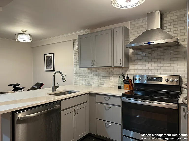 519 Columbus Ave #1A — Photo 3