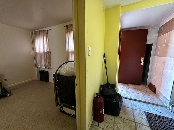 5th image of 328 39th St #1