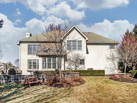 4th image of 8434 Russett Ct