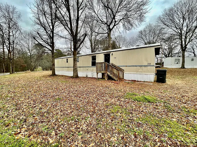 112 Canipe Rd — Photo 1