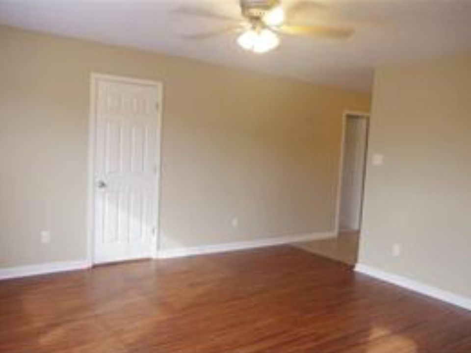 1st image of 51 Oak Grove Cir APT 1A