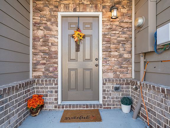 3rd image of 5416 Sycamore Ct #79B