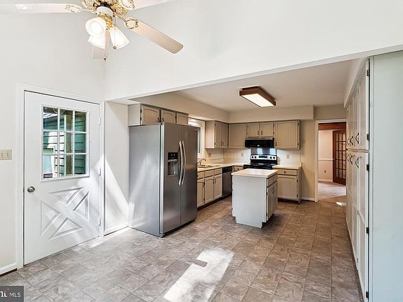 4th image of 11803 Gordon Rd