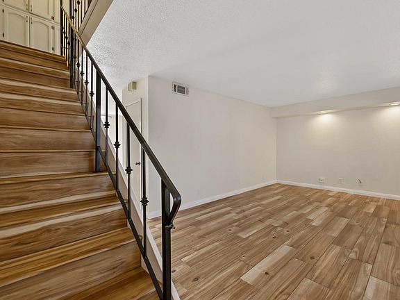 5th image of 865 Greenfield Avenue