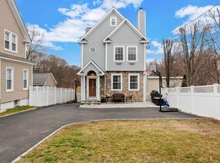 225 Flax Hill Rd #1, Norwalk, CT 06854