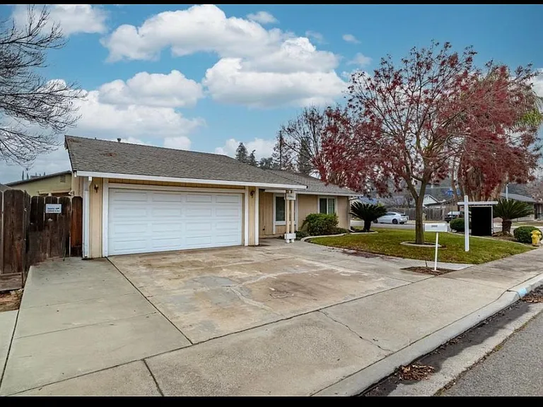 2080 Dels Ln — Photo 3