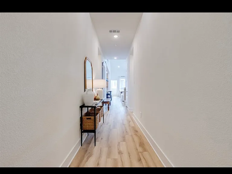 1513 Waxwing Pl — Photo 18