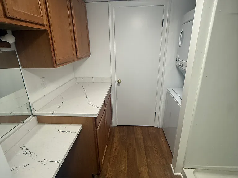 71 Pine St — Photo 20