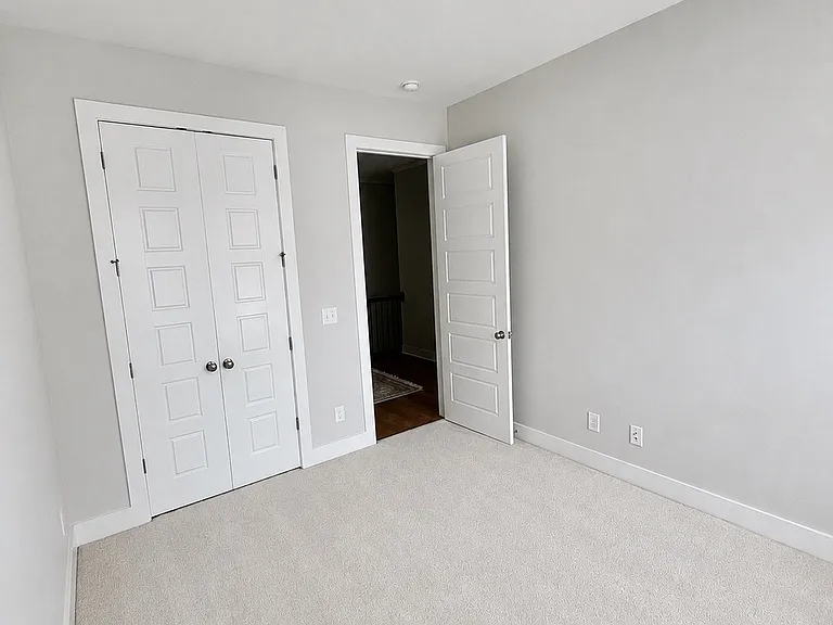 1922 Kings Cross NW — Photo 19