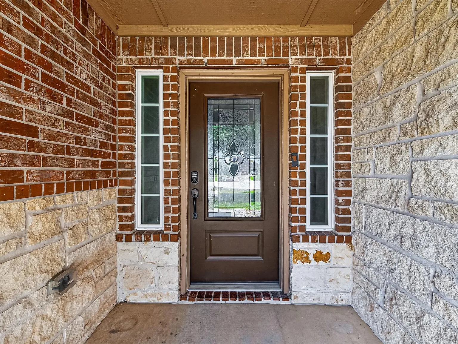 3 bed, 2.0 bath, 1635 sqft, $1,950 — Photo 3