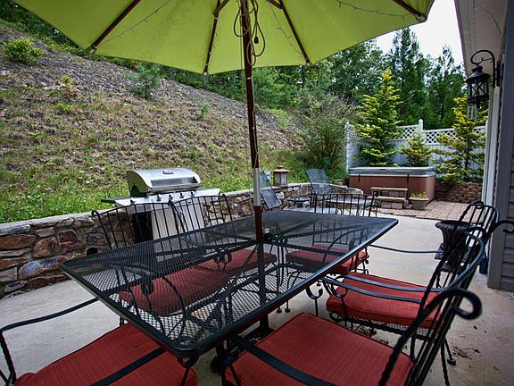 3rd image of 4023 Overlook Trail Dr
