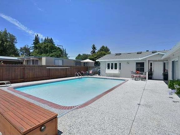 2nd image of 757 Sheraton Dr