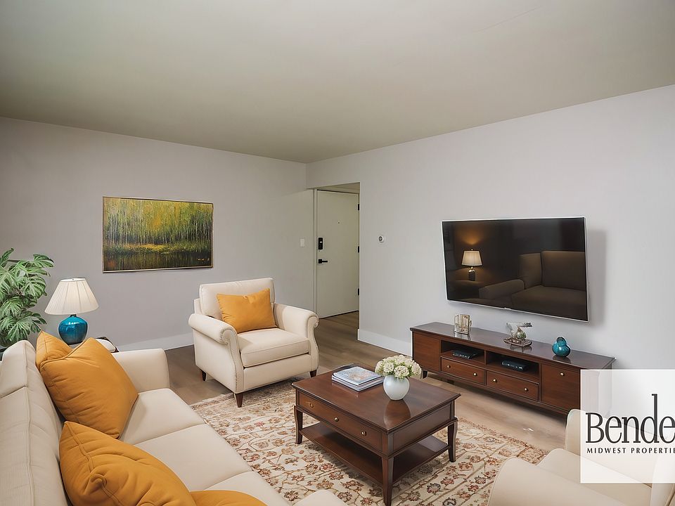 1st image of 615 W 15th St #204