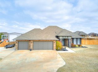4729 N Hillcrest Ln, Edmond, OK 73025