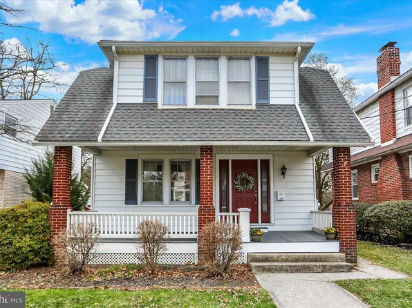 208 S 15th St, Camp Hill, PA 17011