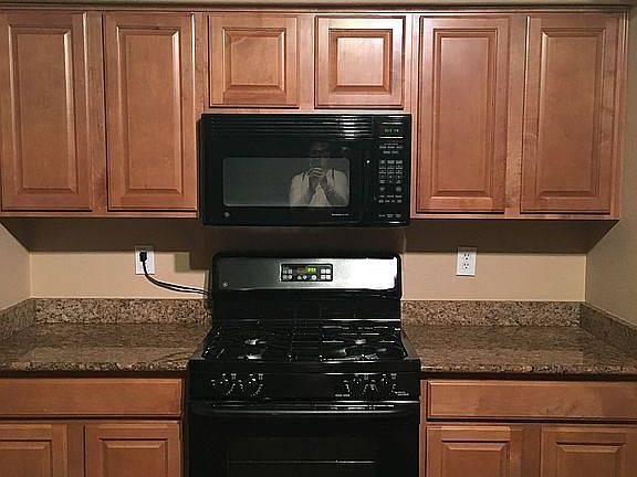 4th image of 22451 N Dietz Dr