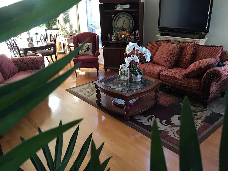 Chaplin Ct — Photo 9