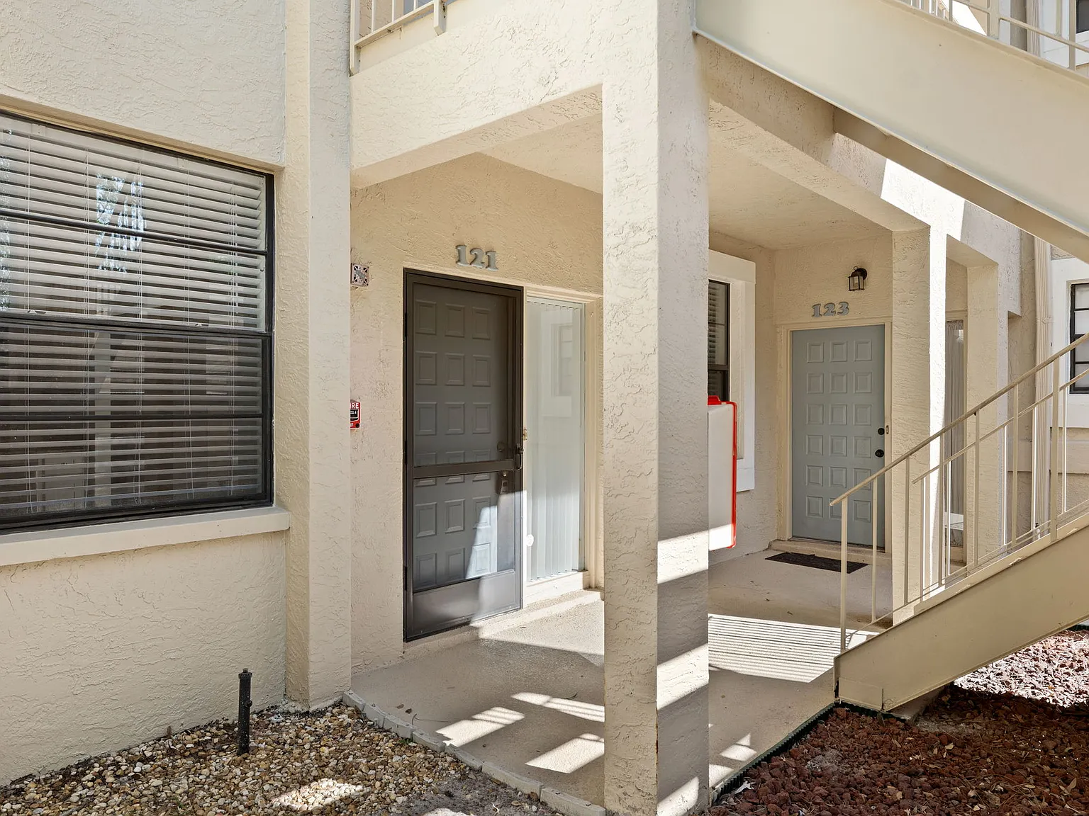 2 Bedroom Condo on East Lake Woodlands — Photo 4
