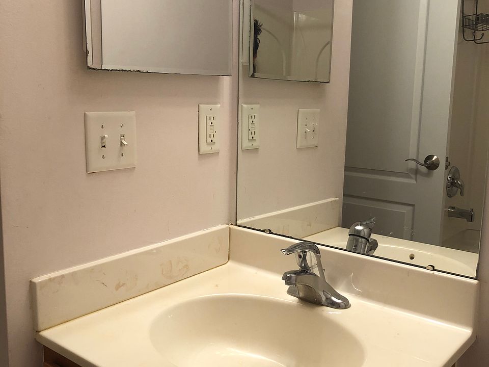 1st image of 1061 Buckingham Dr #30