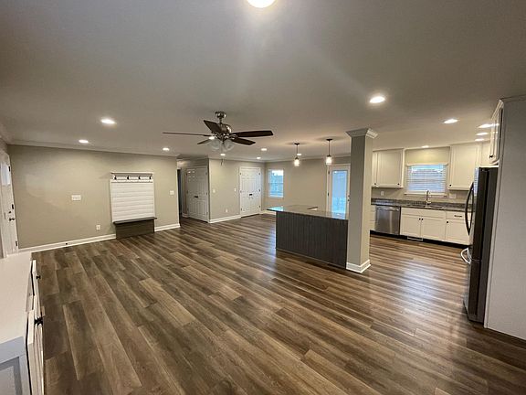 5th image of 8118 Holly Crest Dr
