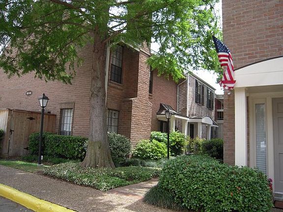 3rd image of 1046 Augusta Dr #1046