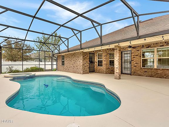 4th image of 212 Briarberry Ct