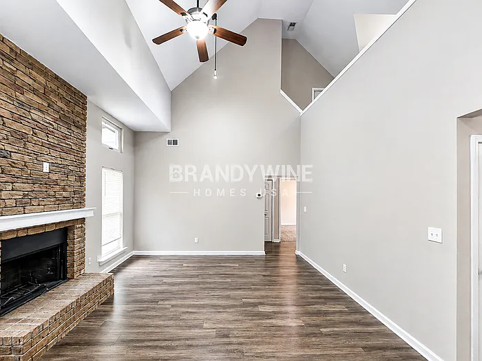 3 bed, 2.0 bath, 1820 sqft, $2,195 — Photo 4