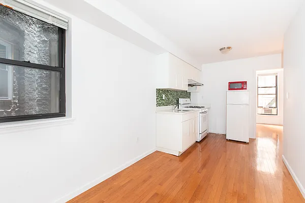 Rented by Compass | media 12