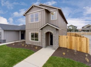 140 NW 30th St, Redmond, OR 97756