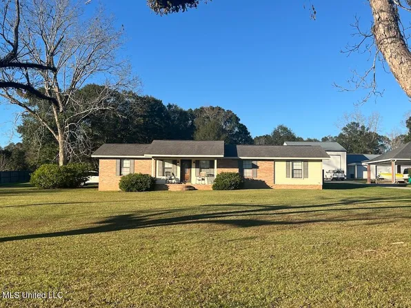 1033 Madsen Ave, Wiggins, MS 39577