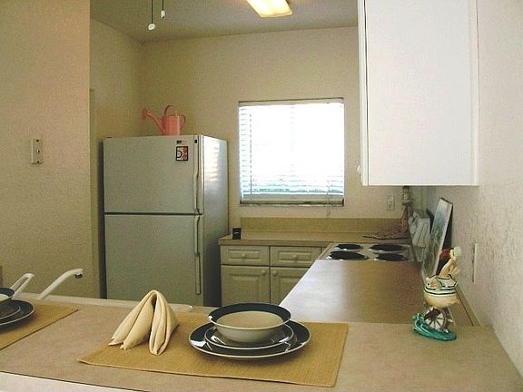 4th image of 341 Ocean Park Ln
