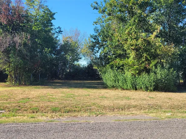 1905 Sycamore St, Commerce, TX 75428