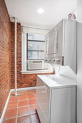 3rd image of 101 Charles St APT 3RE