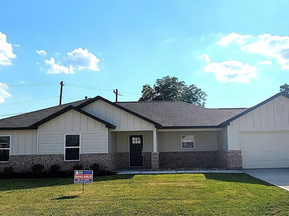 1620 Ladelle St, Wharton, TX 77488