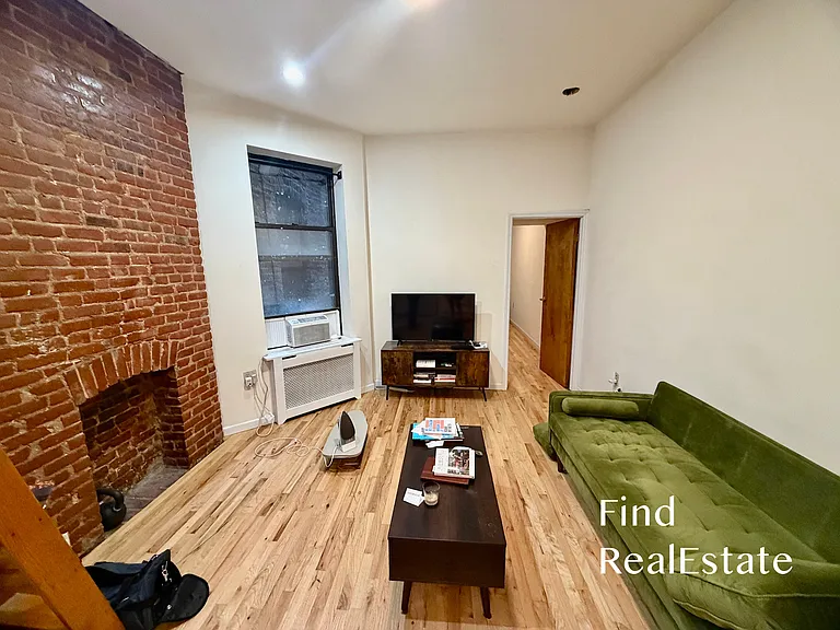 722 Amsterdam Ave #1R — Photo 3
