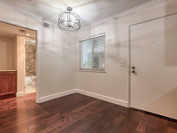 5th image of 1756 Essex St Unit 113