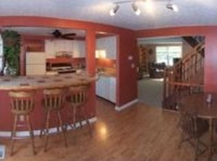 57 Quaker Ridge Dr, Akron, OH 44313