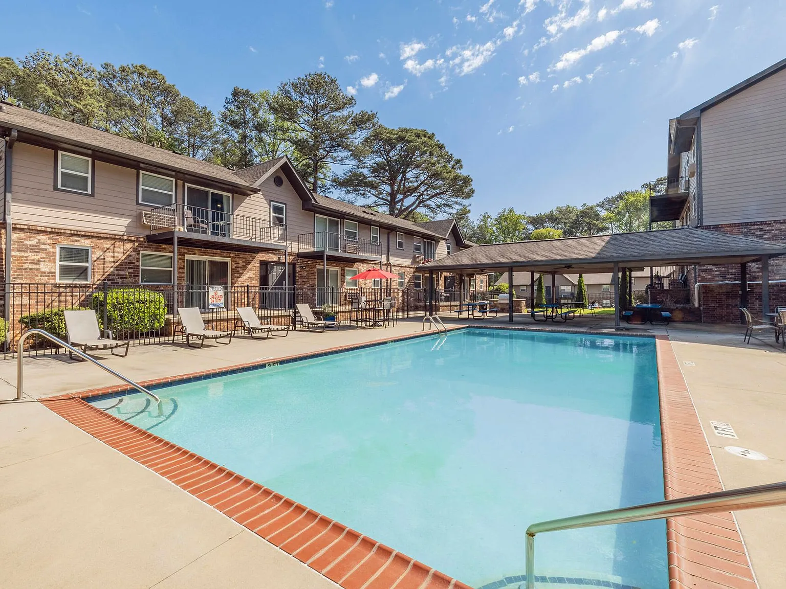 Hampton Hall | Comfort, Convenience, & Community All In One — Photo 2