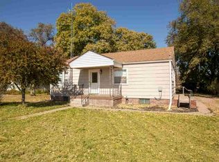 1205 Nasby St, Cambridge, NE 69022