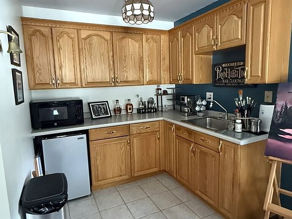 5th image of 311 Isinglass Road