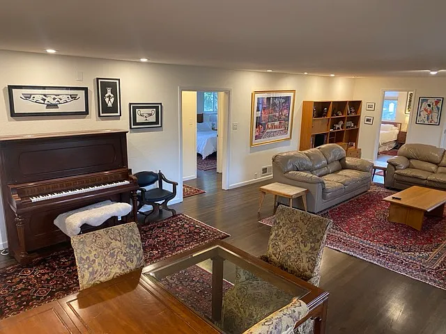 224 Hermosa Dr SE — Photo 17