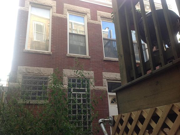 3rd image of 815 N Winchester Ave