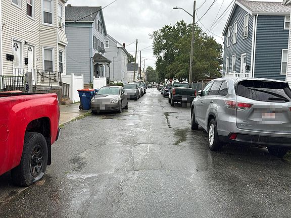 4th image of 63 Spruce St