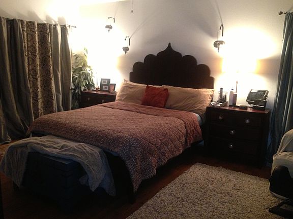 2nd image of 2483 Baffin St