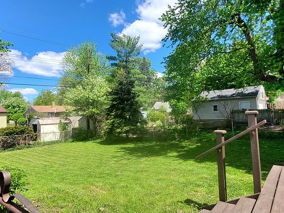 4th image of 211 Cloverland Dr