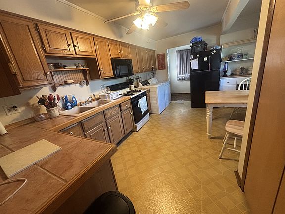 4th image of 17 Sycamore Ave