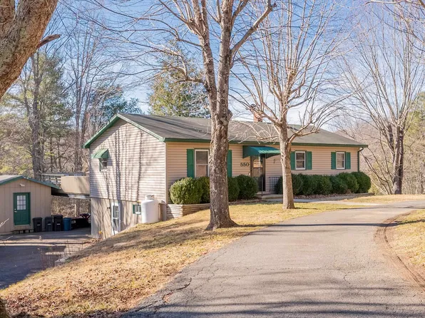 550 Dogwood Dr, Hillsville, VA 24343