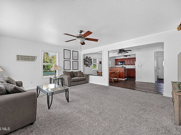 3rd image of 1922 Christian Ave